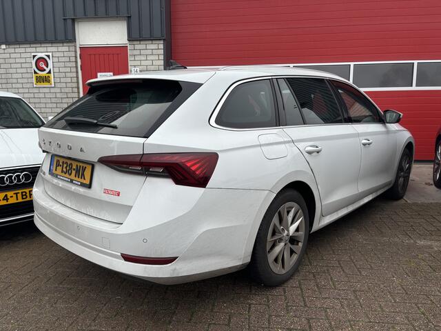 Skoda OCTAVIA Combi 2.0 TDI AUTOMAAT / FULL LED / KEYLESS / VIRTUAL / CARPLAY / CAMERA / STOELVERW / HEAD-UP