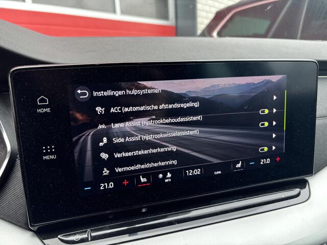 Skoda OCTAVIA Combi 2.0 TDI AUTOMAAT / FULL LED / KEYLESS / VIRTUAL / CARPLAY / CAMERA / STOELVERW / HEAD-UP