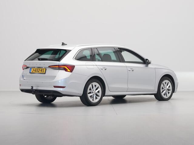 Skoda OCTAVIA Combi 1.5 TSI 150pk First Edition Navigatie Stoelverwarming Acc Led ARGON