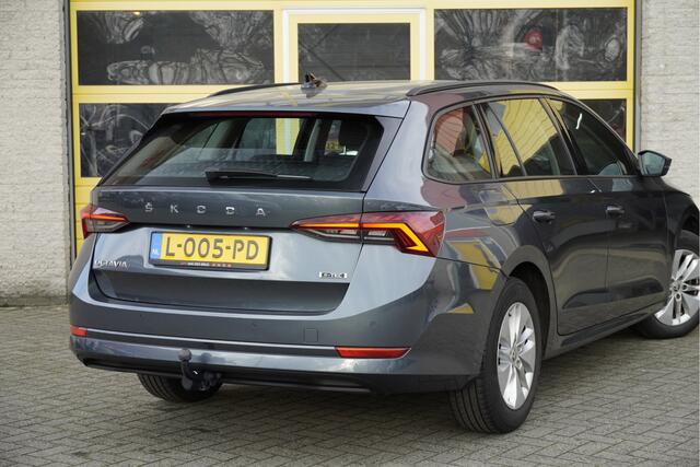 Skoda OCTAVIA Combi 1.0 e-TSI Automaat! Business Edition BJ2021 Lmv 16" | Led V+A | Pdc | Navi | Dynamische knipperlichten | Trekhaak | Elek. achterklep | App-Connect | Virtual cockpit | Climate control | Cruise control | Getint glas
