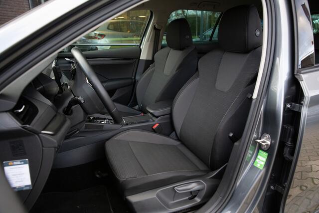 Skoda OCTAVIA Combi 1.4 TSI iV PHEV Business Edition , Trekhaak, Stoel/stuurverwarming,