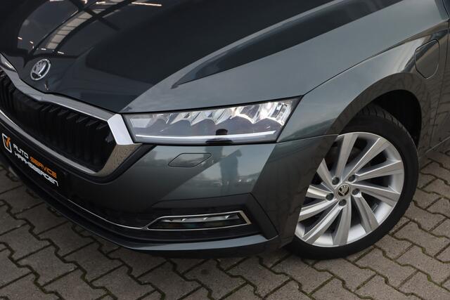 Skoda OCTAVIA Combi 1.4 TSI iV PHEV Business Edition Plus | Trekhaak | ACC | Camera |