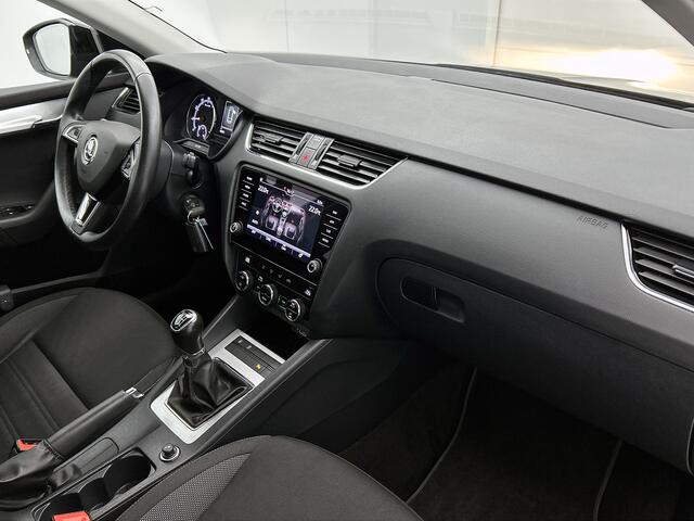 Skoda OCTAVIA Combi 1.0 TSI Greentech Business Edition | Navigatie | Climate controle | Parkeersensoren |