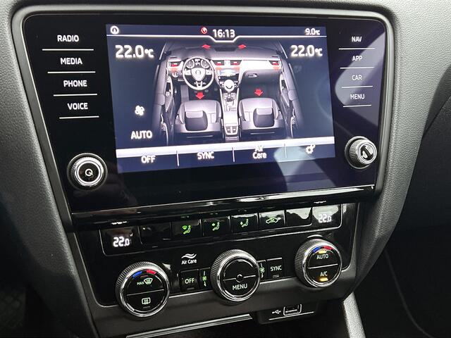 Skoda OCTAVIA Combi 1.0 TSI Greentech Business Edition | Navigatie | Climate controle | Parkeersensoren |