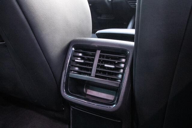 Skoda OCTAVIA Combi 1.4 TSI PHEV RS iV 245 PK Schuif-/kanteldak | Ad. Cruise | All-seasonb. | Cam | Massagestoelen