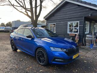 skoda-octavia-1.5-e-tsi-sport-bus.-