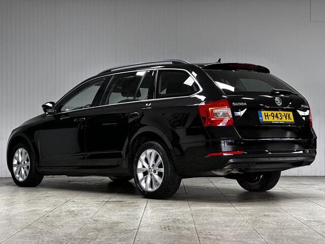 Skoda OCTAVIA Combi 1.5 TSI Greentech Business Edition/ 150pk!/ Automaat!/ Apple + Android/ Stoelverw./ PDC/ Extra getint glas/ 16'' LMV/ Half-Leder/ Navi/ Clima/ Cruise/ Bluetooth/ Armsteun/ Multi. Sportstuur/ Mistl./ Chroom/ Dakrails.