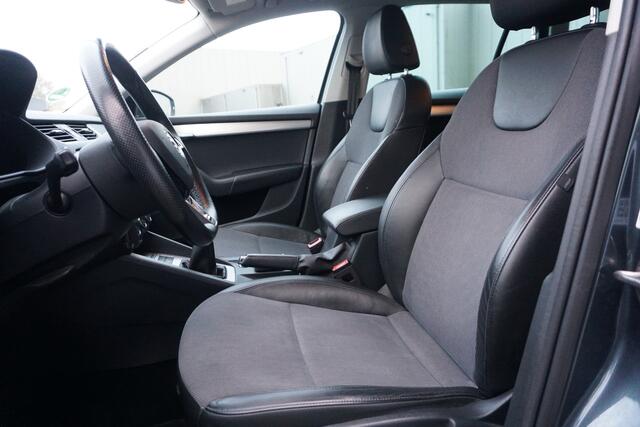 Skoda OCTAVIA Combi 1.0 TSI Greentech Edition | TREKHAAK | VIRTUAL COCKPIT | STOELVERW. | HALF LEER |