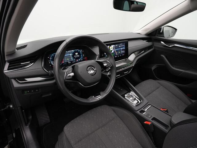 Skoda OCTAVIA Combi 1.5 e-TSI 150 pk DSG Business Edition Plus | Panoramadak | Trekhaak | Stuur-/stoelverwarming | Achteruitrijcamera