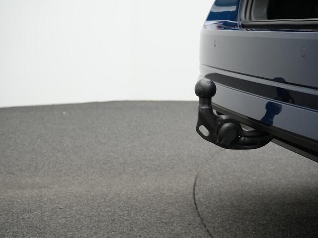 Skoda OCTAVIA Combi 1.0 e-TSI 110 pk DSG Business Edition | Trekhaak | Stoelverwarming | Navigatie | Parkeersensoren voor/achter