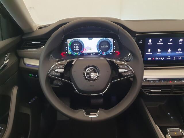 Skoda OCTAVIA Combi 1.4 TSI 204pk DSG/AUT iV PHEV Style Business Edition Wegklapbare trekhaak, Panoramadak, Matrix