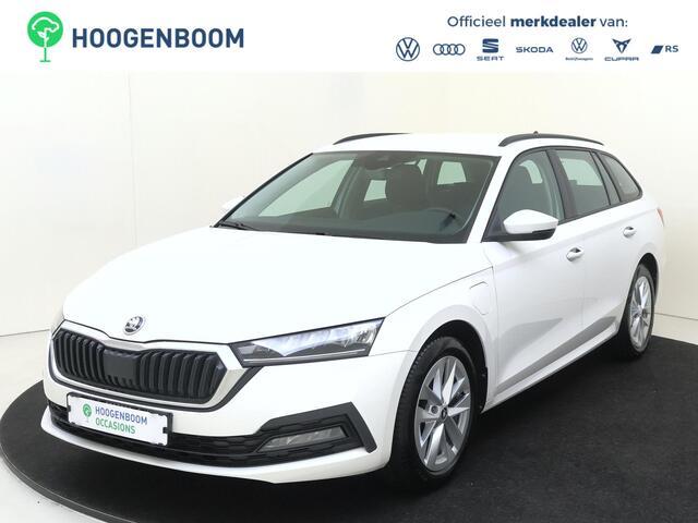 Skoda OCTAVIA Combi 1.4 TSI iV PHEV | SoH 100% | Stoel- en stuurwielverwarming | Crusie control | CarPlay | Elektrische inklapbare buitenspiegels | Parkeersensoren achter |