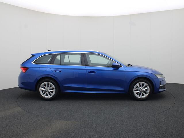 Skoda OCTAVIA Combi 1.5TSI/150PK MHEV Selection DSG · Trekhaak · Camera · Apple/Android · Keyless · Garantie tot januari 2027