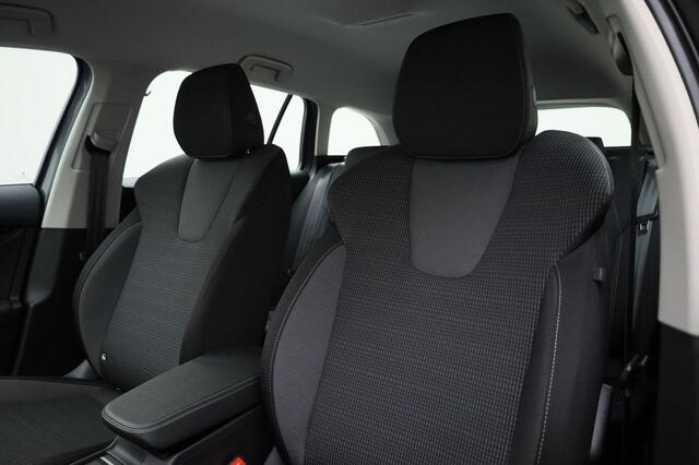 Skoda OCTAVIA Combi 1.5TSI/150PK MHEV Selection DSG · Trekhaak · Camera · Apple/Android · Keyless · Garantie tot januari 2027