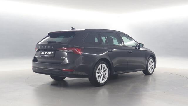 Skoda OCTAVIA Combi 1.0 e-TSI 110pk Business Edition DSG / Navigatie / Cruise Control / Parkeersensoren