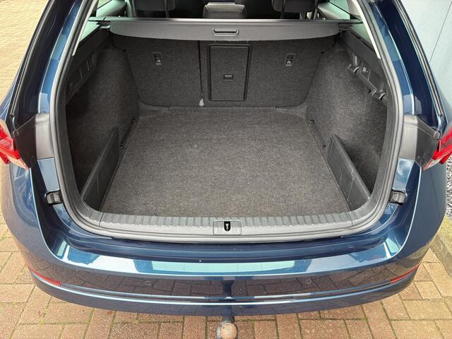 Skoda OCTAVIA Combi 1.5 TSi 150pk First Edition SCHUIFDAK/VIRTUAL/CARPLAY/TREKHAAK/18INCH/STOELVERWARMING