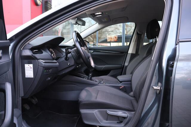 Skoda OCTAVIA Combi 1.0 TSI Ambition | Apple Carplay/Android Auto | Trekhaak | Climate Control | Cruise Control |