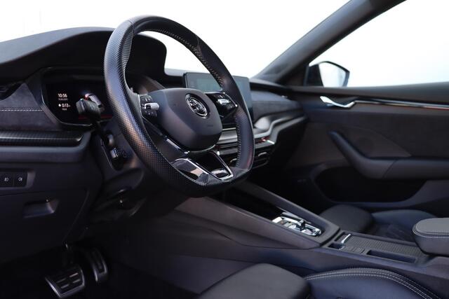 Skoda OCTAVIA Combi 1.4 TSi iV RS 245pk DSG6