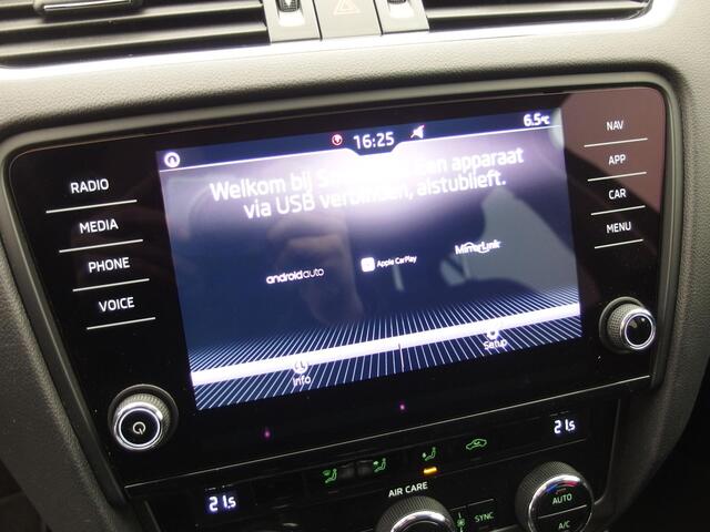 Skoda OCTAVIA Combi 1.0 TSI Greentech Ambition Business TREKHAAK / NAVI / CLIMA / PDC / CARPLAY / CRUISE / NL-AUTO