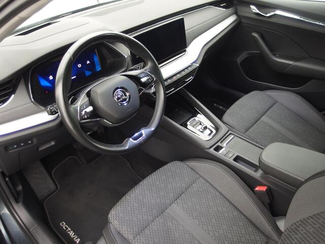 Skoda OCTAVIA Combi 1.5 e-TSI 150PK Business Edition Plus AUTOMAAT / HUD / VIRTUAL / STOELVERW / CAMERA / DAB+ / CARPLAY / CRUISE / PDC / FULL LED
