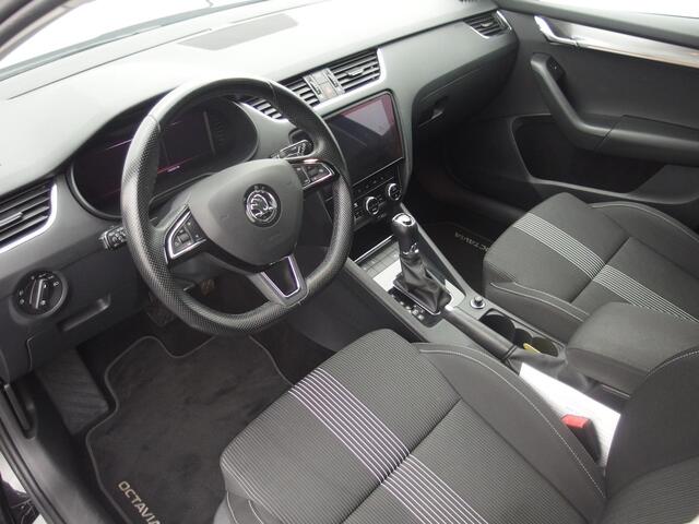 Skoda OCTAVIA Combi 1.5 TSI Greentech Style Business AUTOMAAT / RS-STOELEN / VIRTUAL / CANTON / KEYLESS / FULL LED / STOELVERW / NL-AUTO