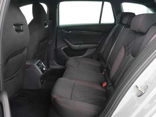 Skoda OCTAVIA 1.4 TSI RS iV PHEV Business | Stoelverwarming | Adaptive cruise | Matrix LED | Side Assist | Camera | Carplay | Navigatie | Sfeerverlichting | Virtual Cockpit | Sportstoelen | Plug In