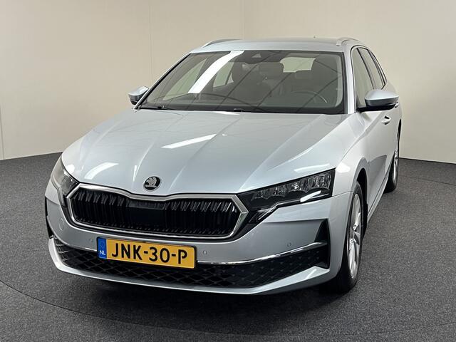 Skoda OCTAVIA Combi 1.5 TSI MHEV Business Selection Camera / PDC / Trekhaak / Stoel & Stuurverw. / Carplay / Standkachel