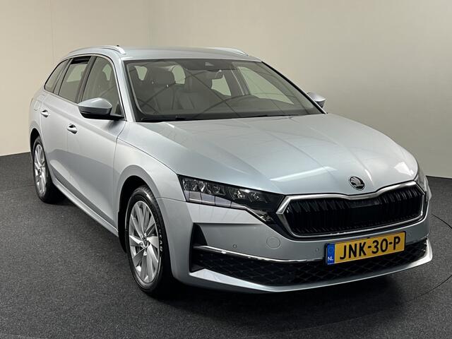 Skoda OCTAVIA Combi 1.5 TSI MHEV Business Selection Camera / PDC / Trekhaak / Stoel & Stuurverw. / Carplay / Standkachel