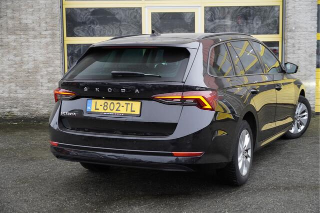 Skoda OCTAVIA Combi 1.0 TSI Business Edition BJ2021 Lmv 16" | Led V+A | Pdc | Navi | Dynamische knipperlichten | Elek. achterklep | App-Connect | Dashboard verlichting | Virtual cockpit | Climate control | Cruise control | Extra getint glas