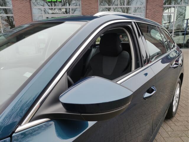 Skoda OCTAVIA Combi 1.0 TSI Business Edition Wegklapbare trekhaak - Chroompakket - Elektrische achterklep - NL auto