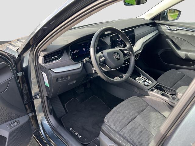 Skoda OCTAVIA Combi 1.5 e-TSI Business Edition Plus | Camera | Dodehoek | Elek achterklep |