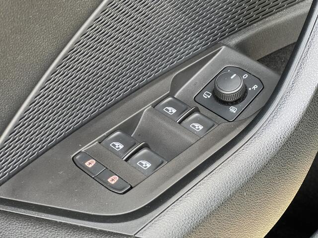 Skoda OCTAVIA Combi 1.5 e-TSI Business Edition Plus | Camera | Dodehoek | Elek achterklep |