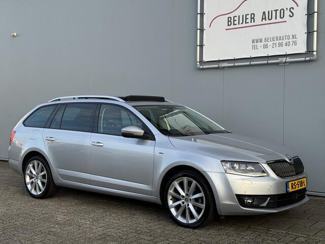 Skoda OCTAVIA Combi 1.2 TSI Greentech Style Pano/Trekhaak/Apple Carplay.