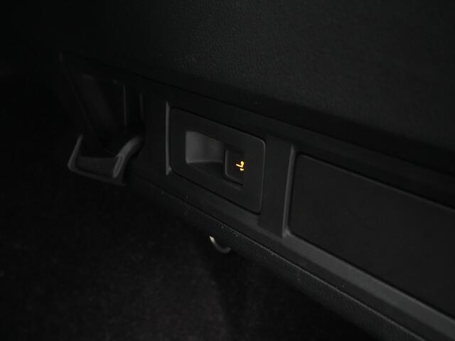 Skoda OCTAVIA Combi 1.0 TSI 110pk Business Edition Trekhaak Navigatie Keyless Clima argon Halsteren Km stand