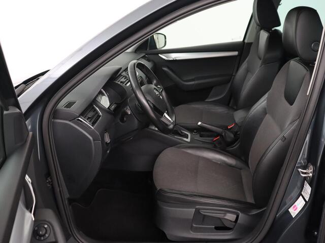 Skoda OCTAVIA 1.0 TSI Ambition | Stoelverwarming | Trekhaak | Half leder | Carplay | Navigatie | DAB | Climate control | Cruise control | Parkeerhulp | Bluetooth