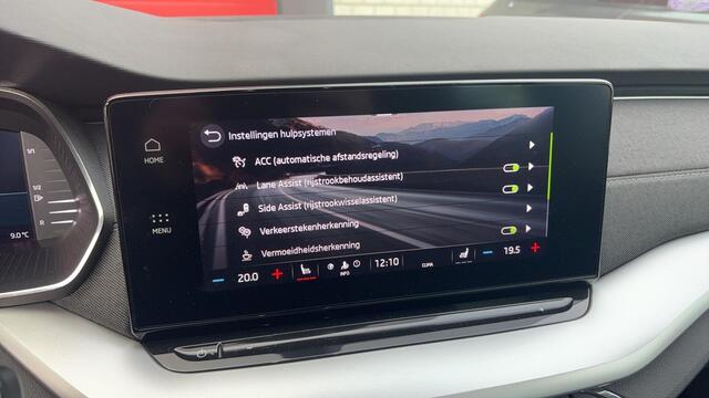 Skoda OCTAVIA Combi 1.0 e-TSI Business Edition Plus AUTOMAAT / TREKHAAK / KEYLESS / FULL LED / CAMERA / CARPLAY / SFEER / NL-AUTO