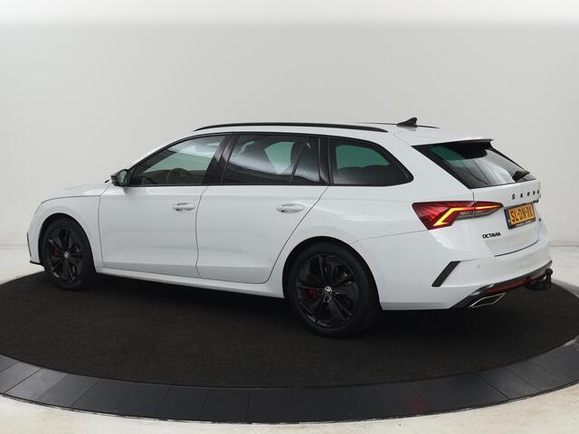 Skoda OCTAVIA 2.0 TSI RS | 245pk | Trekhaak | Stoelverwarming | Adaptive cruise | Camera | Sfeerverlichting | Navigatie | Canton Sound | Sportstoelen | Virtual Cockpit | Full LED