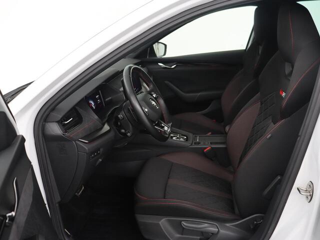 Skoda OCTAVIA 2.0 TSI RS | 245pk | Trekhaak | Stoelverwarming | Adaptive cruise | Camera | Sfeerverlichting | Navigatie | Canton Sound | Sportstoelen | Virtual Cockpit | Full LED