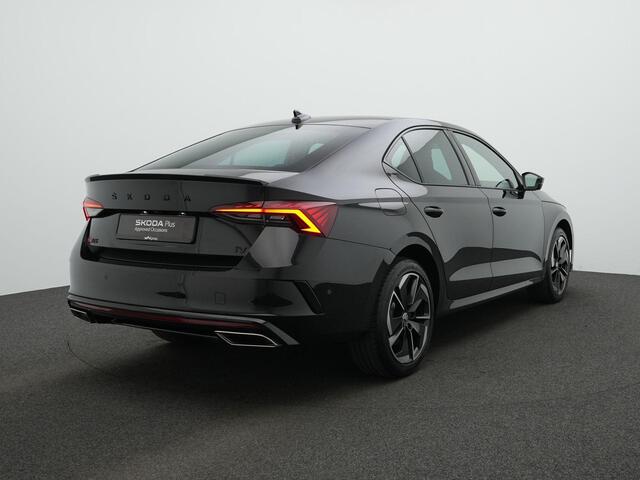 Skoda OCTAVIA 1.4 TSI 245 pk DSG DSG RS iV PHEV | Head-up display | Matrix LED | Stuur-/stoelverwarming | Achteruitrijcamera