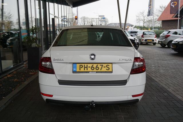 Skoda OCTAVIA 1.0 TSI Greentech Style Business | Trekhaak | Navi | Stoelverw.
