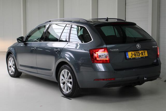 Skoda OCTAVIA Combi 1.0 TSI Greentech Business Edition Navigatie | Trekhaak | Cruise Control | Stoelverwarming