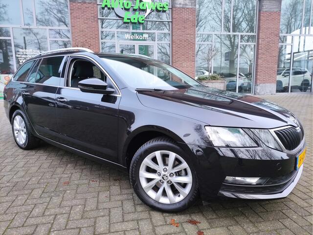 Skoda OCTAVIA Combi 1.5 TSI DSG Greentech Business Edition Afn.trekhaak - Stoelverwarming - Leder/Stof - Getinte ruiten - Chroompakket - Sportstuur