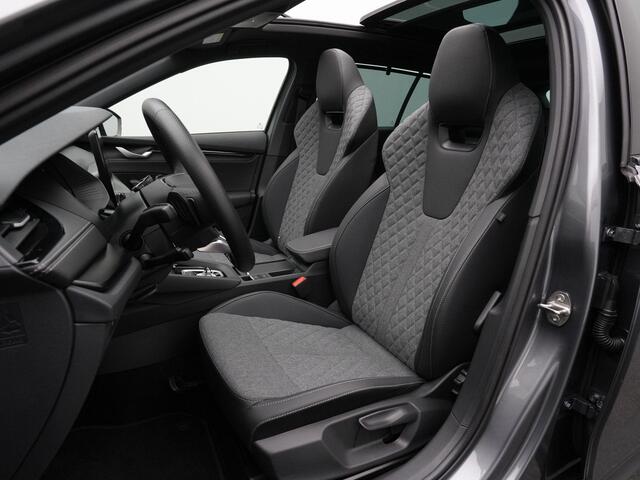 Skoda OCTAVIA 1.5 TSI MHEV 150 pk DSG Sportline | Panoramadak | Trekhaak | Head-up display | 360 camera | Matrix LED