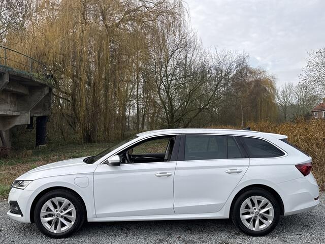 Skoda OCTAVIA Combi TSI iV PHEV 204PK DSG HYBRID BUSINESS LEDER/NAVI/HEAD-UP