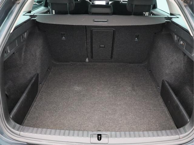 Skoda OCTAVIA Combi 1.0 e-TSI Business Edition Plus/ automaat/ camera/ trekhaak!