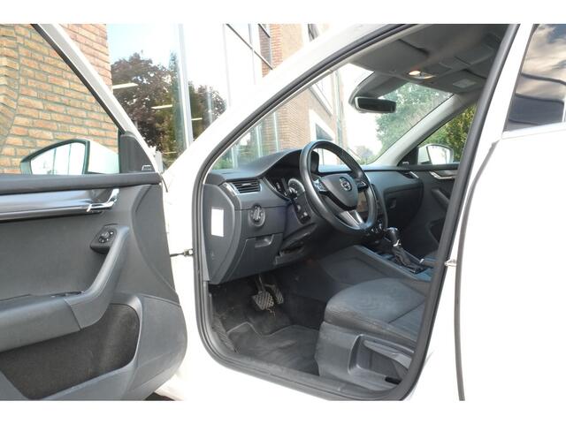 Skoda OCTAVIA Combi 1.0 TSI Greentech Style Business LED koplampen, Groot navi