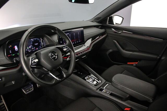 Skoda OCTAVIA Combi Sportline Business 1.4 TSI PHEV 204pk DSG Automaat Adaptive cruise control, Navigatie, Parkeersensoren, LED koplampen, Stoelverwarming, App connect