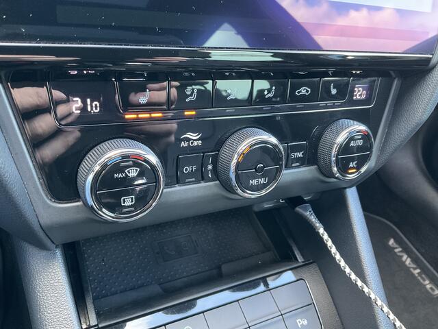 Skoda OCTAVIA Combi 1.5 TSI Au7 Leer Panodak Trekhaak Stoelverw. Carplay Greentech Business Edition Plus