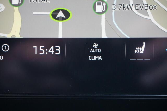 Skoda OCTAVIA 1.0 TSI Business Edition Plus/Trekhaak/Leer/ 100%-Dealeronderhouden.