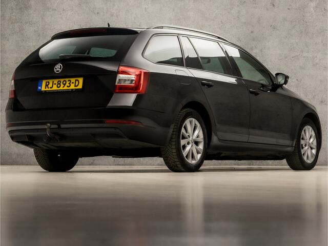 Skoda OCTAVIA Combi 1.0 TSI Sportline Automaat (FACELIFT, APPLE CARPLAY, ADAPTIVE CRUISE CONTROL, STOELVERWARMING, SPORTSTOELEN, TREKHAAK, WITTE STIKSELS, NIEUWSTAAT)